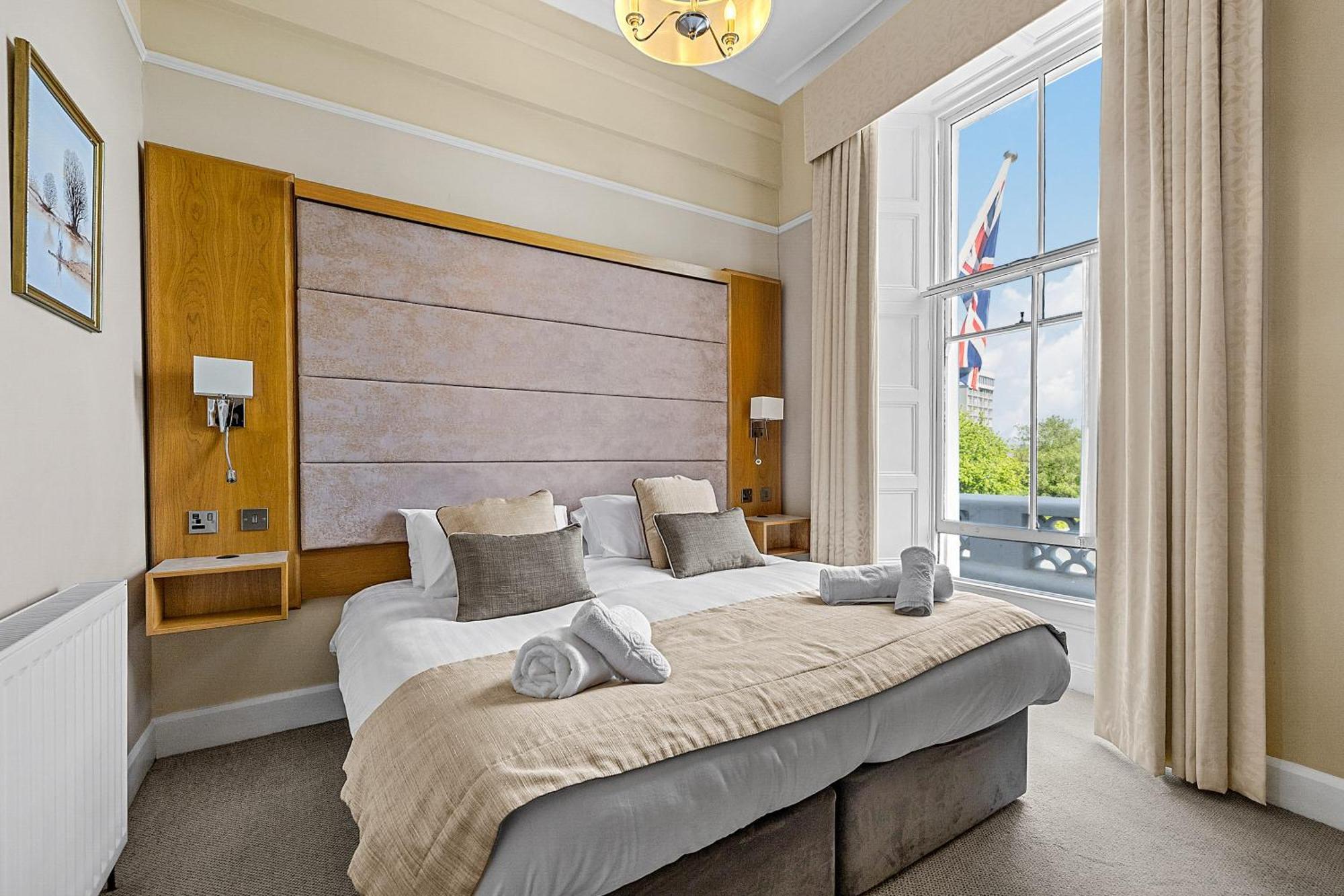 Invicta Hotel Plymouth Bagian luar foto