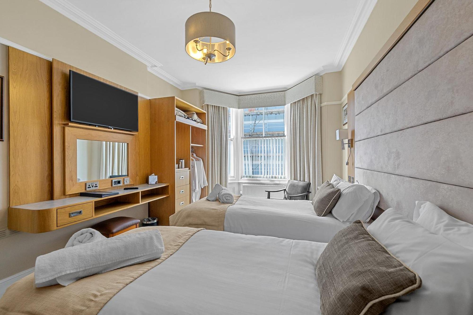 Invicta Hotel Plymouth Bagian luar foto