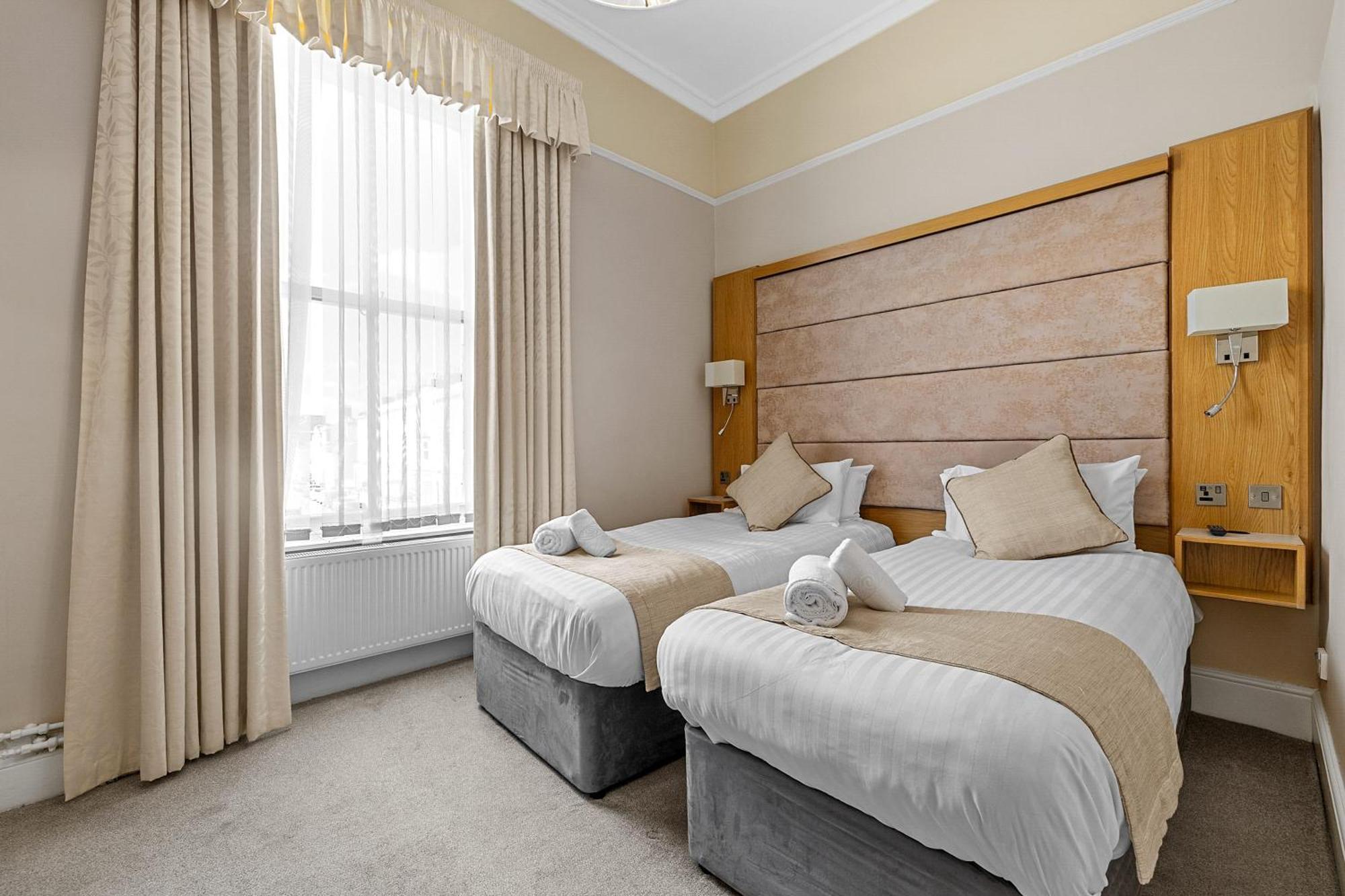 Invicta Hotel Plymouth Bagian luar foto
