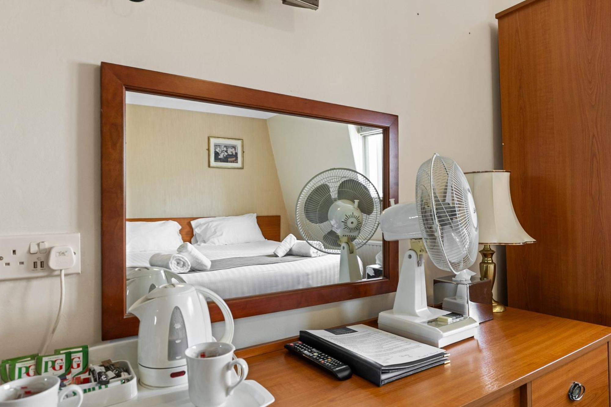 Invicta Hotel Plymouth Ruang foto