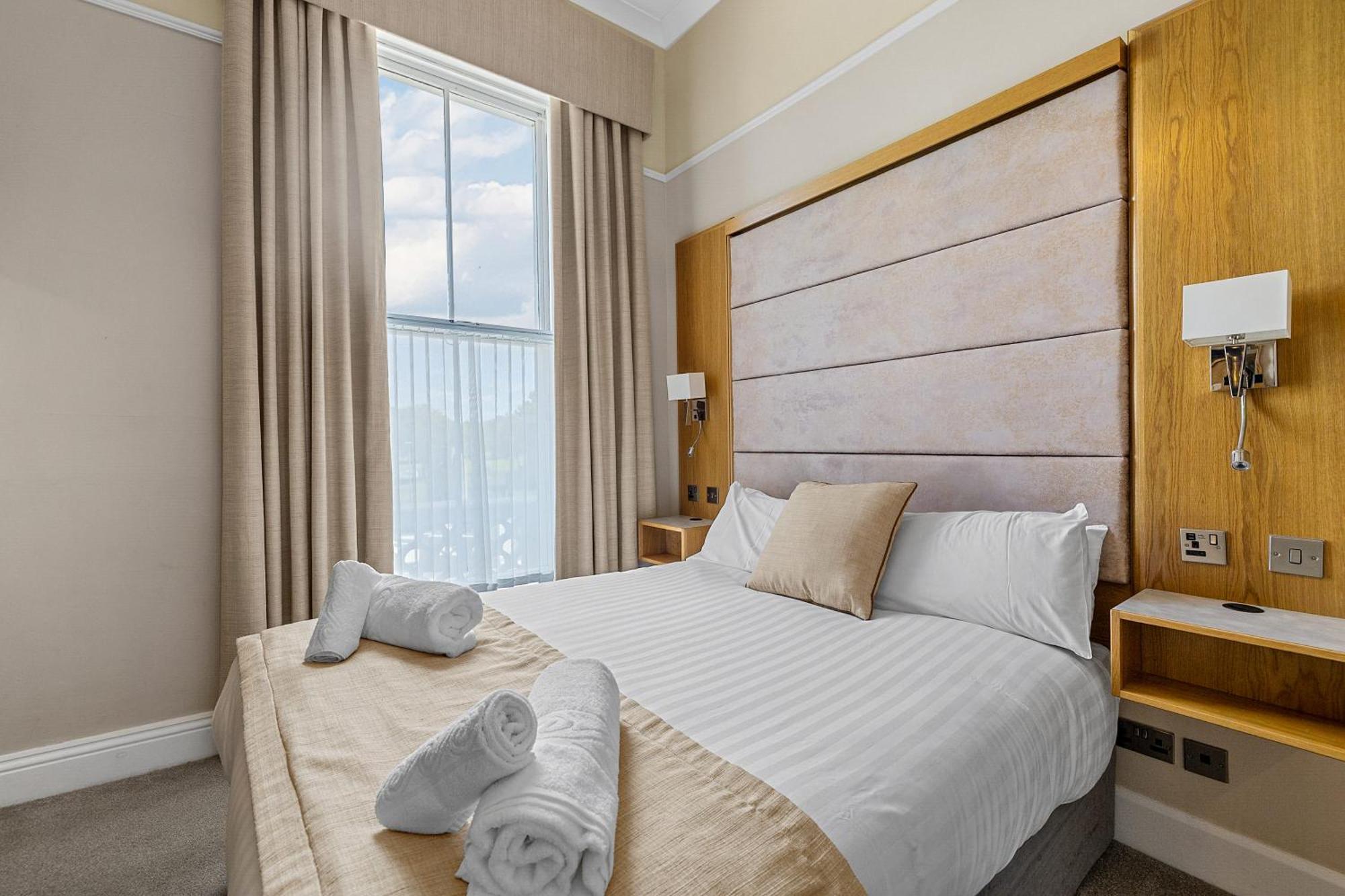 Invicta Hotel Plymouth Bagian luar foto