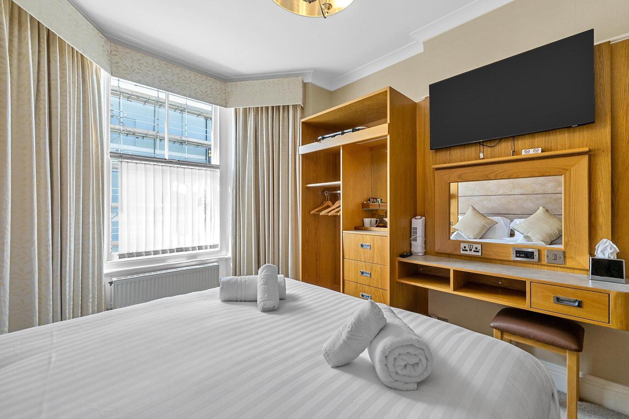 Invicta Hotel Plymouth Bagian luar foto