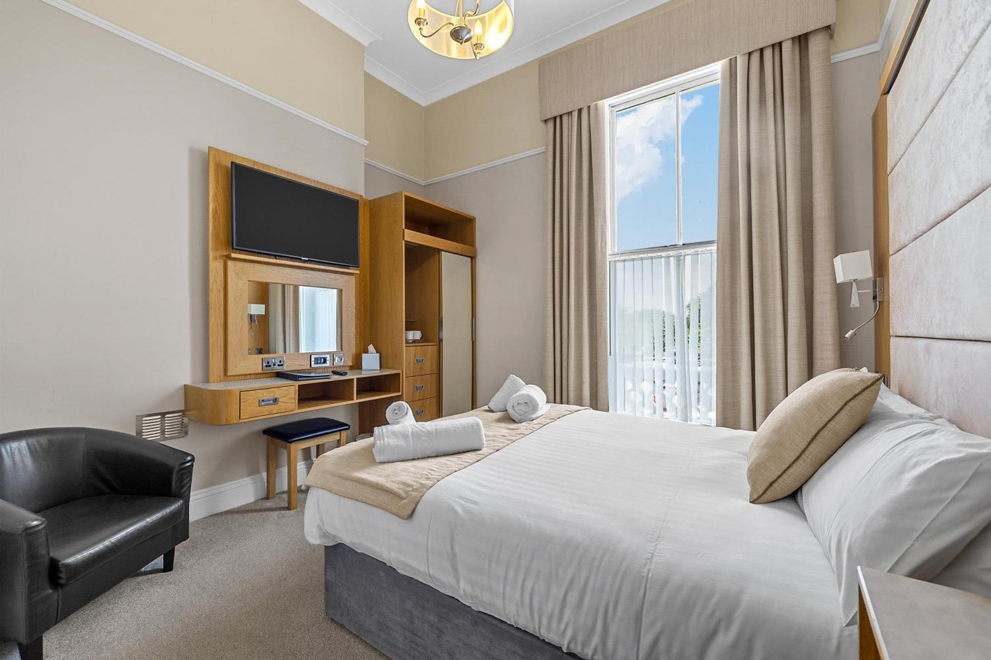 Invicta Hotel Plymouth Bagian luar foto